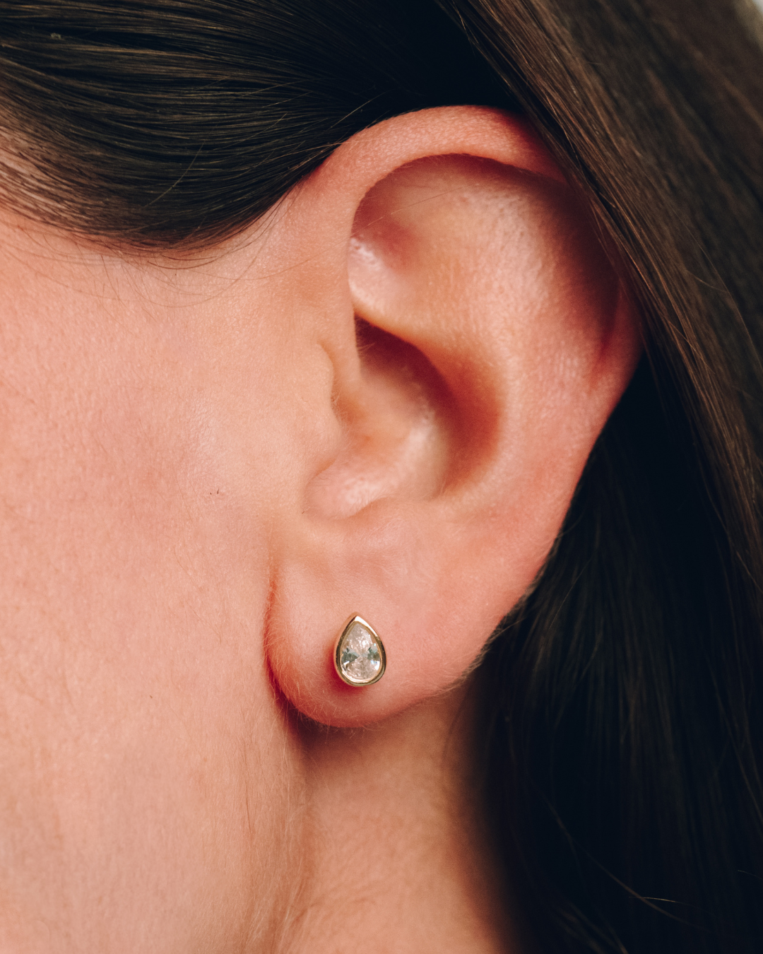 Spark Flame studs pear