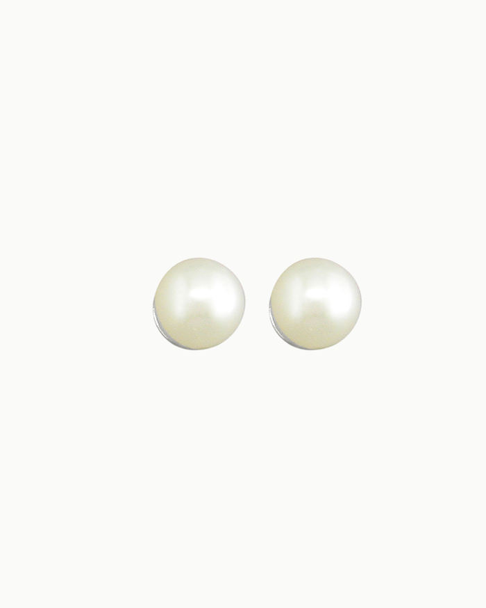 Pearl studs